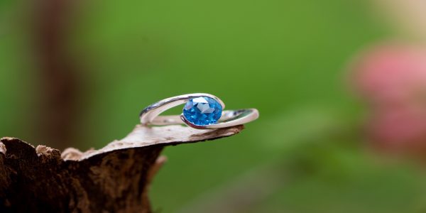 Tips To Select The Best Swiss Blue Topaz Ring For Close Ones
